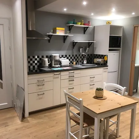 شقة Auguste نيم